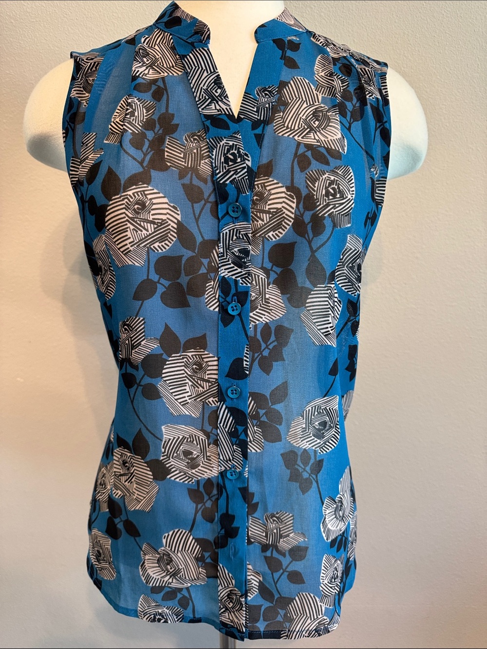 Cabi Engrave Top (Style #4180) Size Small
